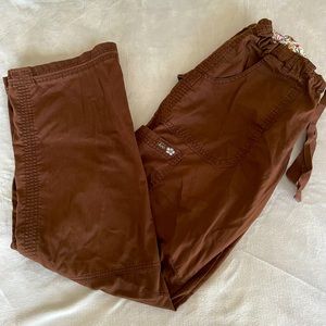 #KathyPeterson #Scrubs #Scrubbottoms #brown